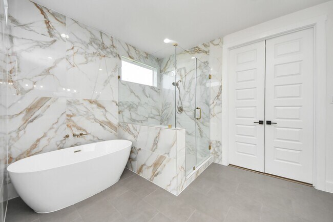 Building Photo - 3508 Omega St