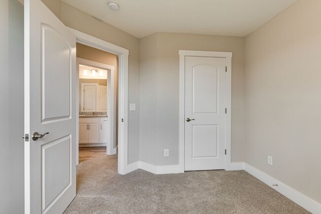 Building Photo - Townhome in Goodlettsville, Only 12 miles ...