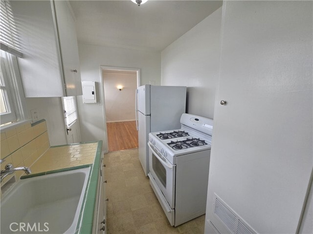 Building Photo - 146 N Hamilton Dr