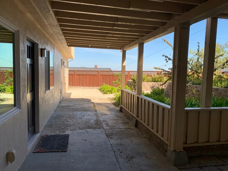 Building Photo - 251 Amador Ave