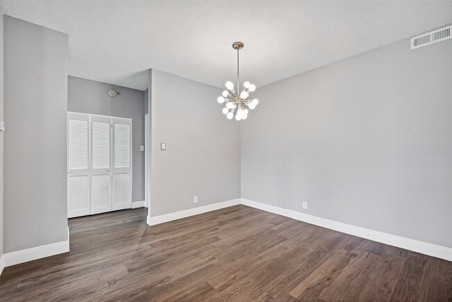 Building Photo - 5150 Hidalgo St
