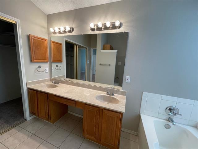 Building Photo - 5205 Trailhead Dr