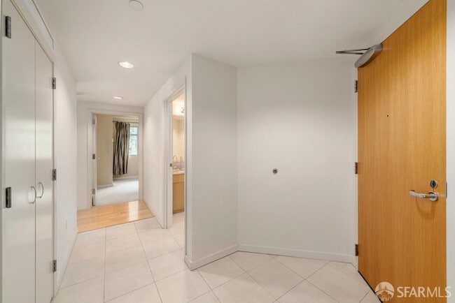 Building Photo - 355 1st St