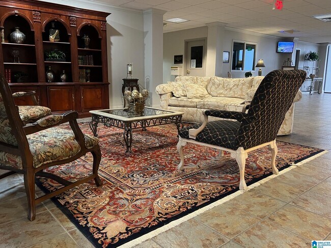 Building Photo - 1120 Beacon Pkwy W