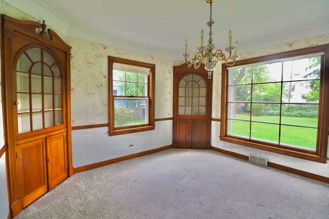 Building Photo - 1111 S Washington Ave