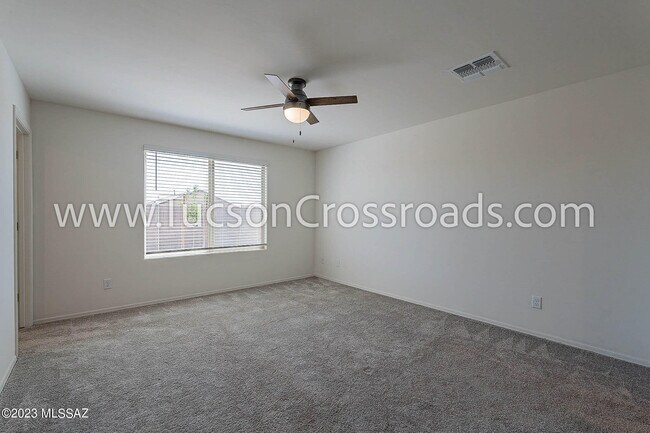 Building Photo - 10611 W Halsey Dr