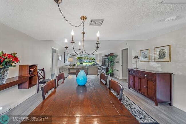 Building Photo - 3611 Oaks Clubhouse Dr