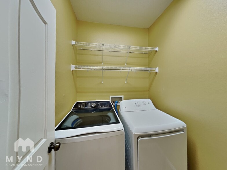 Building Photo - 6589 Pacific Screech Pl