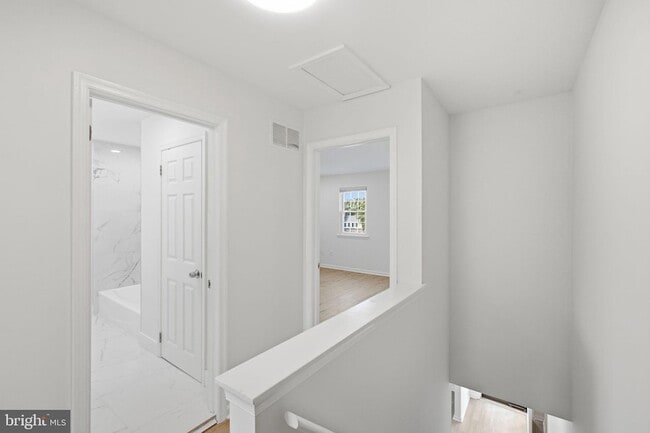 Building Photo - 1006 N York Rd