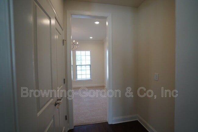 Building Photo - 797 Ravensdowne Dr