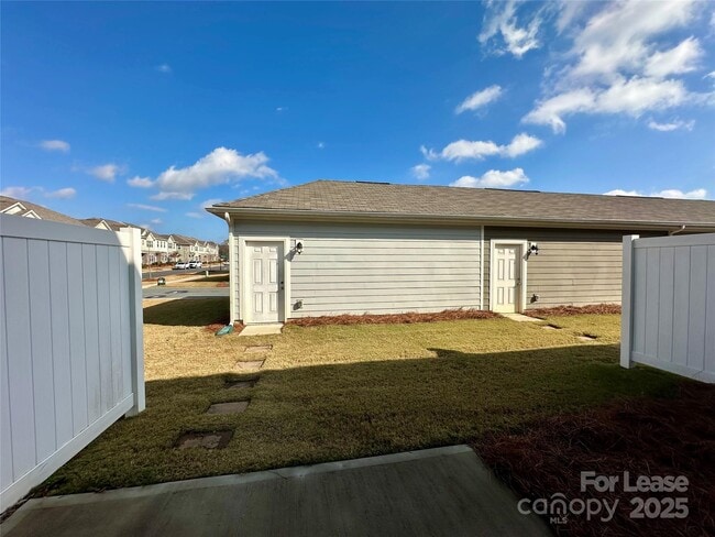 Building Photo - 403 Wescott St