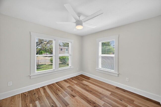 Building Photo - Fully Renovated 3 bedroom St. Pete Home | ...