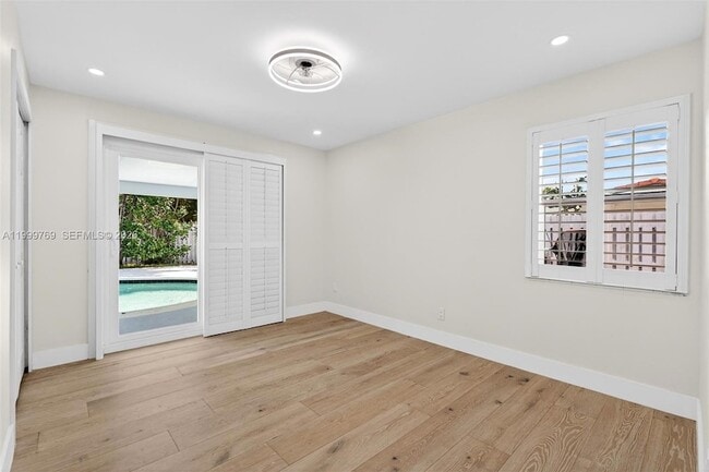 Building Photo - 4010 NE 22nd Ave