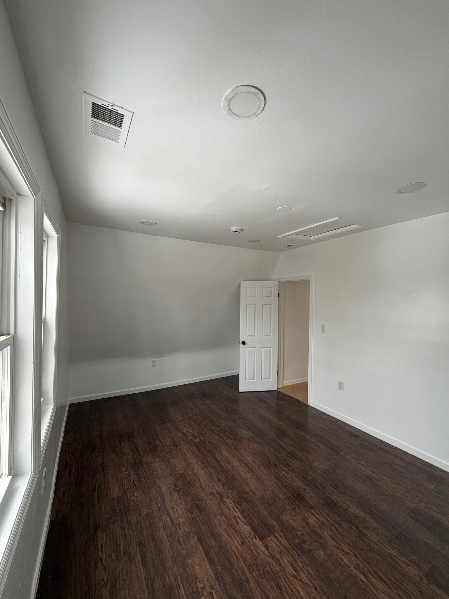 Building Photo - 197 S 11th St