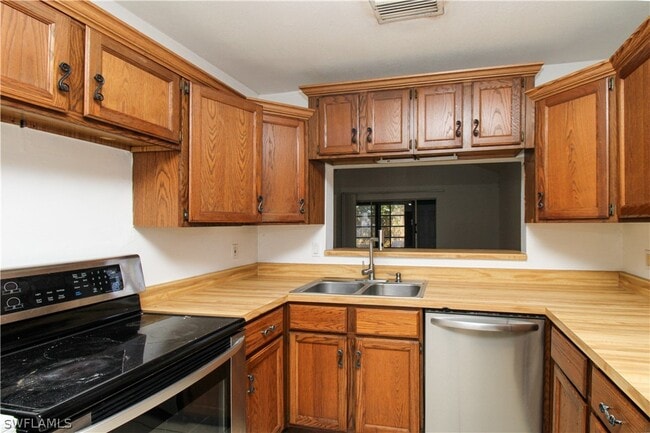 Building Photo - 7493 Pebble Beach Rd