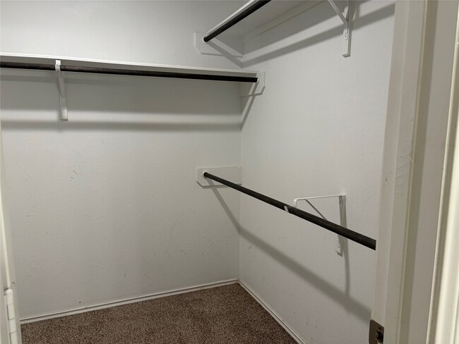 Building Photo - 24307 Hampton Terrace Ln