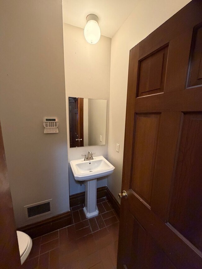 Building Photo - Coming Soon: Compton Heights Historic Haven