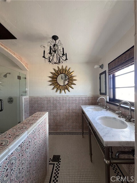 Building Photo - 2444 The Strand