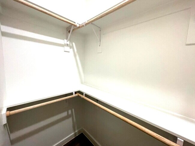 Building Photo - 701 Saginaw Sq Blvd