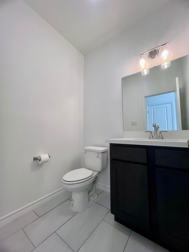 Building Photo - 9910 Bijan Dr