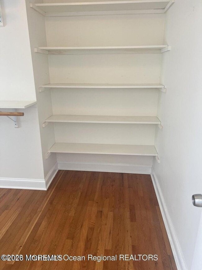 Building Photo - 83 Vanard Dr