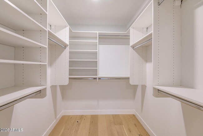 Building Photo - 7121 E Rancho Vista Dr
