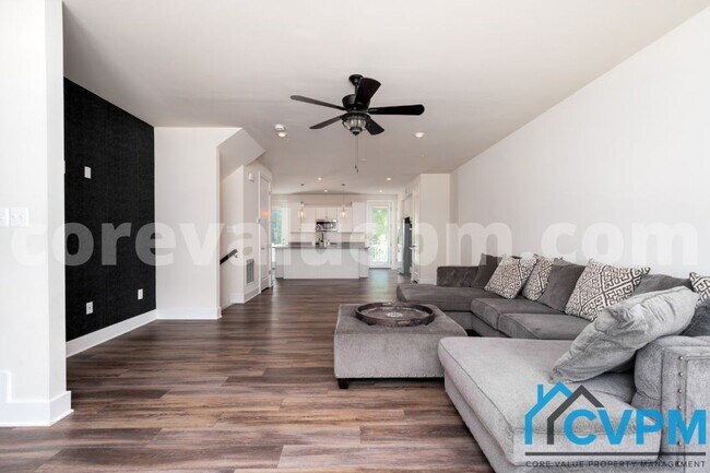 Building Photo - 2542 Buckthorn Dr