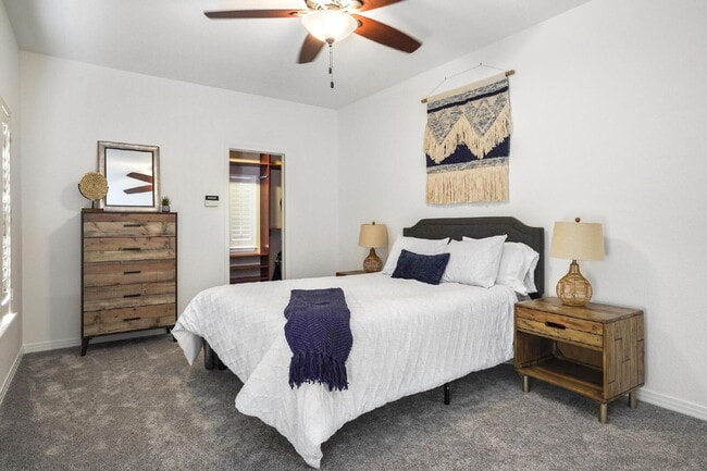 Building Photo - "Spacious 4-Bedroom Townhouse with Granite Finishes & Cozy Fireplace in Parker, CO!"