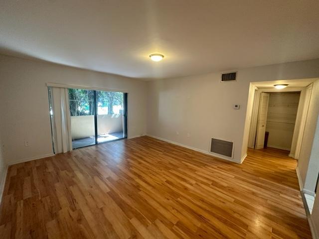 Primary Photo - 10405 N Kendall Dr