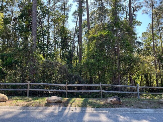 Building Photo - 12856 Salomon Cove Dr