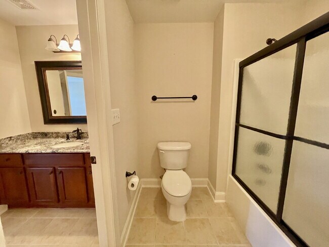 Building Photo - 4 Bed, 2 Bath Nest With Pool In Mariner's Pointe