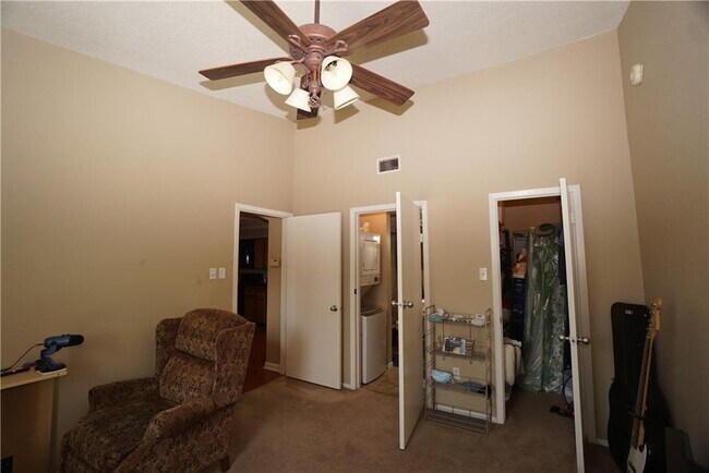 Building Photo - 114 E 31st St