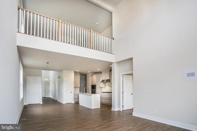 Building Photo - 665 Levering St
