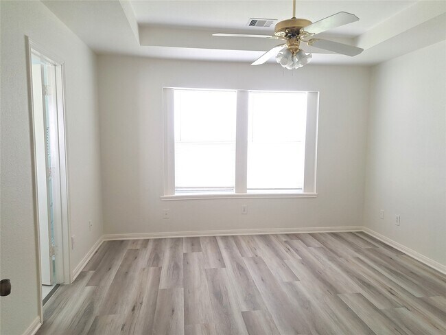 Building Photo - 13134 Stratford Skies Ln