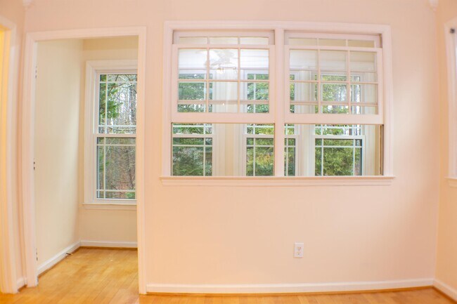 Building Photo - 115 London Plain Ct