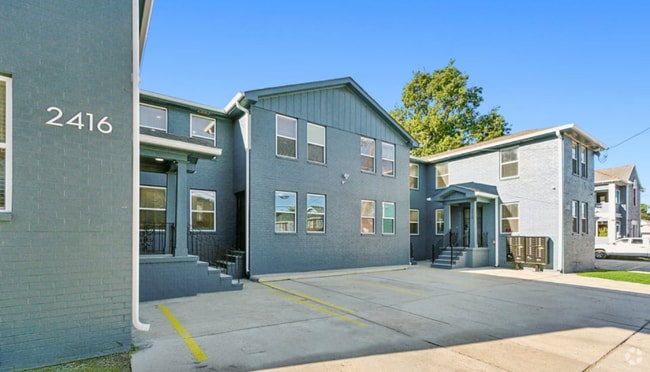 Building Photo - 2416 Dante St