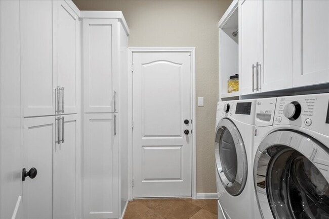 Building Photo - 12921 Bloomfield Hills Ln