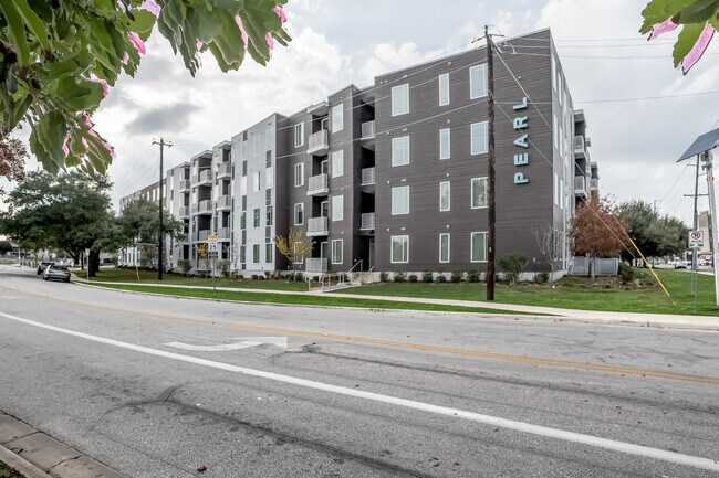 Building Photo - 1301 W Koenig Ln