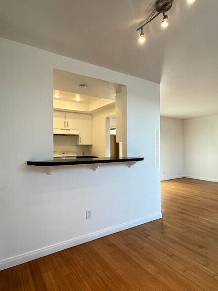 Building Photo - 7826 Topanga Canyon Blvd