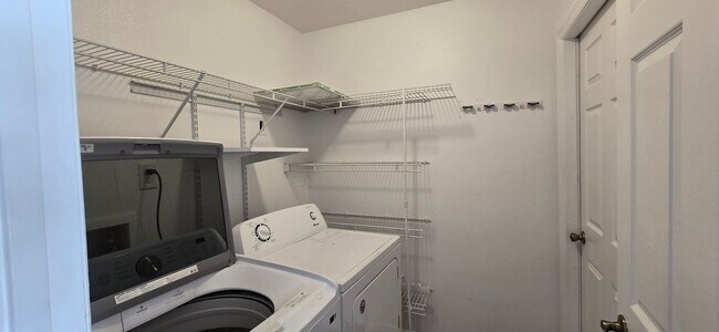 Building Photo - 1500 Kayuni Dr