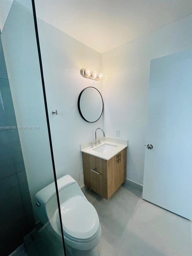 Building Photo - 1515 NE 110th St