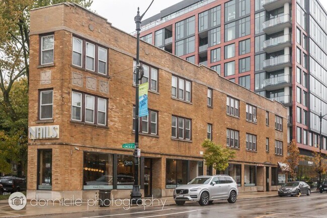 Building Photo - 2511 N Lincoln Ave