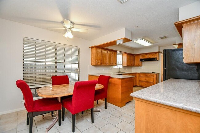 Building Photo - 11103 Pembridge Dr