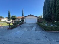 Building Photo - Beautiful single story home 3bedrooms, 2ba...