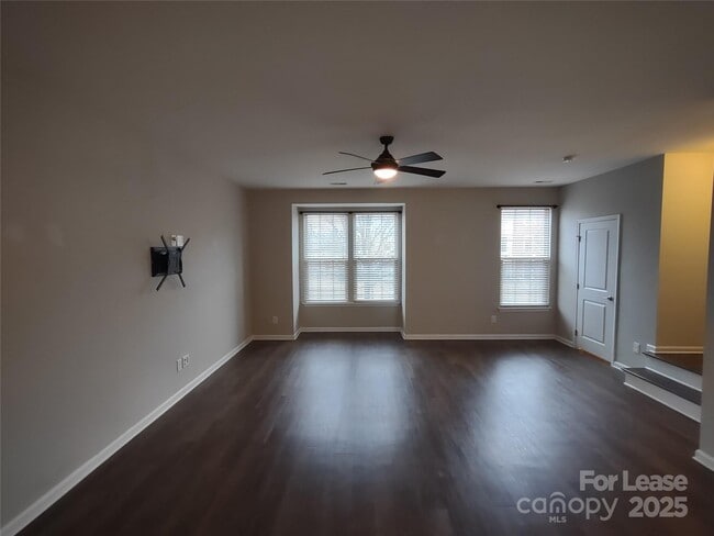 Building Photo - 4073 Zilker Park Dr