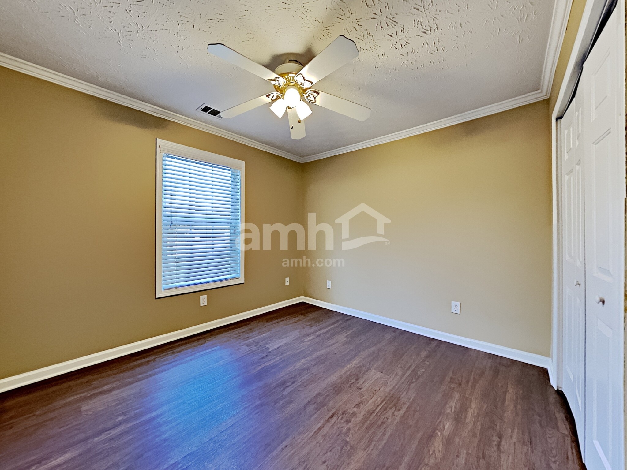 Building Photo - 2355 Kirkstone Dr