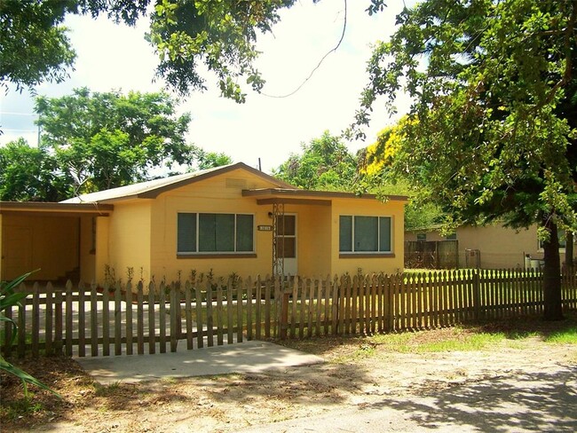 Primary Photo - 1615 Crocker Ave