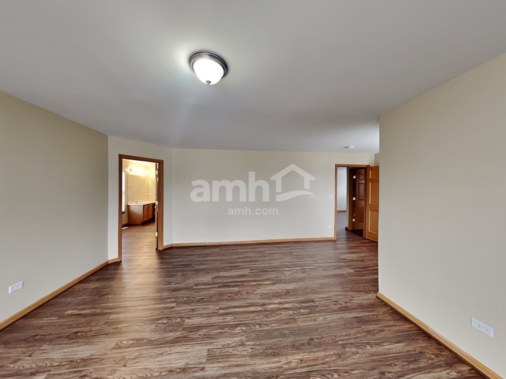 Building Photo - 3229 Kenilworth Ln