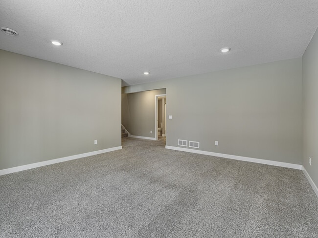 Building Photo - 14377 Fernbrook Ln N