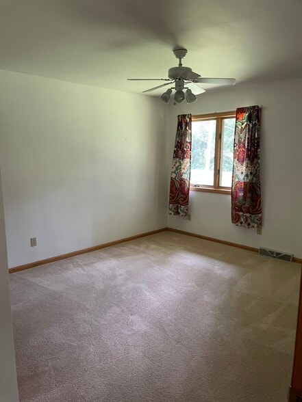 Building Photo - 421 County Road UU